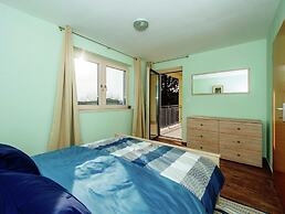 Spacious Holiday Home in Pakoštane near Sea