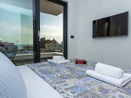 Luxury Villa With Private Pool, Great sea View, Near the Beach