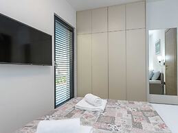 Luxury Villa With Private Pool, Great sea View, Near the Beach