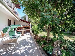 Apartment in Dalmatia With Terrace