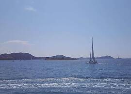 Spacious First Floor Accomodation With 2 Apartments, Near the Beach