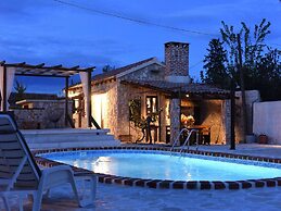 Charming Holiday Home With Private Pool, Lovely Terrace, Bbq, Nice Gue