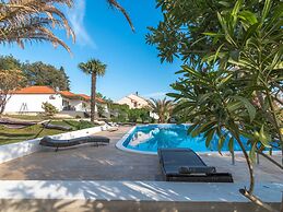 Bibinje Hideaway With Coastal Charm