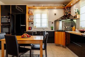 Villa Clara With a Pool in Kozino Near the sea