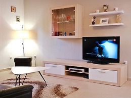 Spacious House Apartment With Terrace, Near the Beach