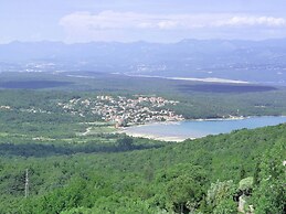 Spacious House Apartment With Terrace, Near the Beach