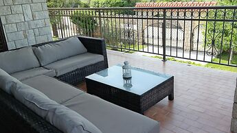 Spacious House Apartment With Terrace, Near the Beach