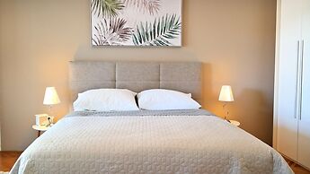 Spacious House Apartment With Terrace, Near the Beach