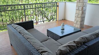 Spacious House Apartment With Terrace, Near the Beach