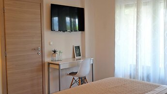 Spacious House Apartment With Terrace, Near the Beach