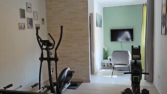 Spacious House Apartment With Terrace, Near the Beach