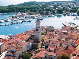 Spacious House Apartment With Terrace, Near the Beach