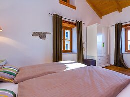 Beautiful Villa Consisting of two Houses With Private Pool, Near Pula 