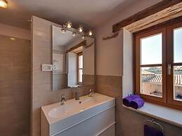 Beautiful Villa Consisting of two Houses With Private Pool, Near Pula 