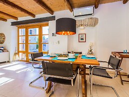 Beautiful Villa Consisting of two Houses With Private Pool, Near Pula 