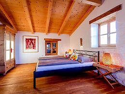 Beautiful Villa Consisting of two Houses With Private Pool, Near Pula 