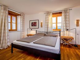 Beautiful Villa Consisting of two Houses With Private Pool, Near Pula 