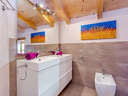 Beautiful Villa Consisting of two Houses With Private Pool, Near Pula 