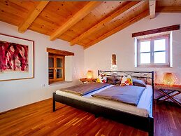 Beautiful Villa Consisting of two Houses With Private Pool, Near Pula 