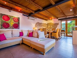 Beautiful Villa Consisting of two Houses With Private Pool, Near Pula 