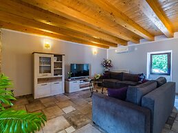 Peaceful Villa in Rakalj With Swimming Pool