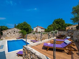 Peaceful Villa in Rakalj With Swimming Pool
