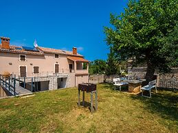 Peaceful Villa in Rakalj With Swimming Pool