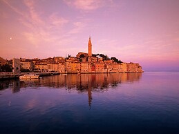 Comfortable Holiday Home With a Microwave, Near Rovinj