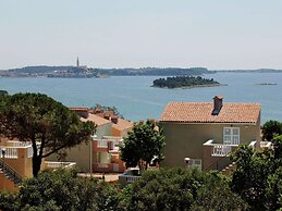 Comfortable Holiday Home With a Microwave, Near Rovinj