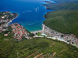 Adorable Villa With Pool & Covered Terrace Surrounded by Nauture