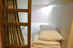 Bexco Hostel B&B