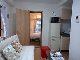 Lyon Doll Shinjuku Gyoen 401