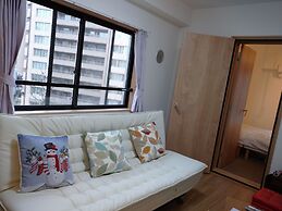 Lyon Doll Shinjuku Gyoen 401