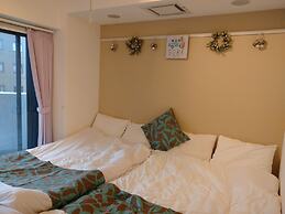 Lyon Doll Shinjuku Gyoen 401