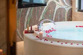 Royal Group Motel Jhong Hua Branch