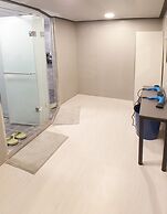 U Guesthouse 2 in Yeonnam Caters to Women - Hostel