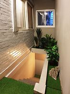 U Guesthouse 2 in Yeonnam Caters to Women - Hostel