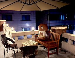 U Guesthouse 2 in Yeonnam Caters to Women - Hostel