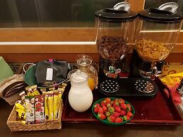 U Guesthouse 2 in Yeonnam Caters to Women - Hostel