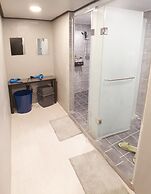 U Guesthouse 2 in Yeonnam Caters to Women - Hostel