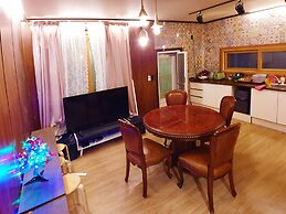 U Guesthouse 2 in Yeonnam Caters to Women - Hostel