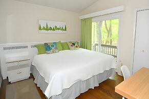 Autumn Wings - A Natural Retreat