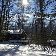 Cabin at Sleepy Creek - Charming Cabin