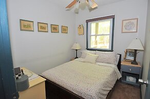 Cabin at Sleepy Creek - Charming Cabin
