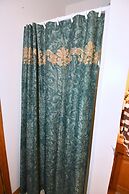 Dogwood Knoll - Wooded Escape