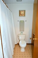 Dogwood Knoll - Wooded Escape