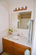 Dogwood Knoll - Wooded Escape