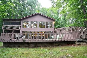 Dogwood Knoll - Wooded Escape