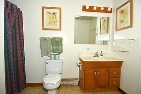 Dogwood Knoll - Wooded Escape