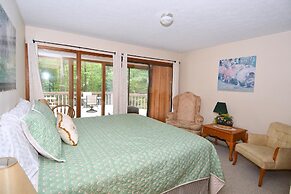 Dogwood Knoll - Wooded Escape